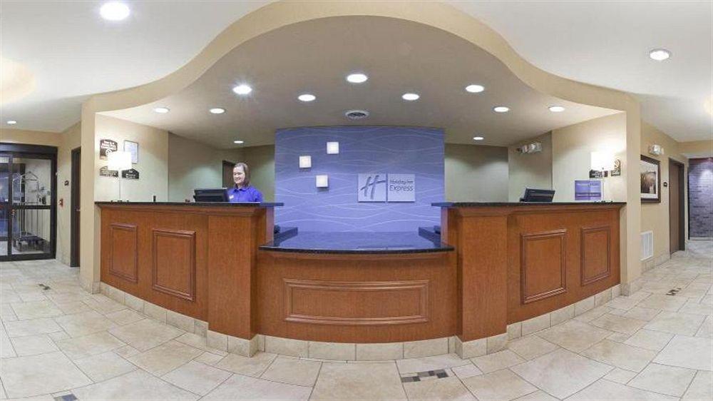 Holiday Inn Express Hotel & Suites Sheldon By Ihg Exterior photo